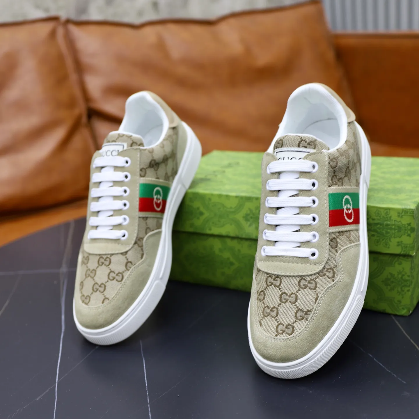 Men's men's shoes 💰440💰🙅‍♂️🙅‍♂️🙅‍♂️ Brand: Gucci GUCCi Standard code: 38-44 (45 customized) Grade: Same as the official website Material: Original material splicing Comfortable and breathable sheepskin lining Lightweight and wear-resistant sports outsole Style category: Men's fashion casual shoes Running sports shoes Distinguished luxury brand elements Top luxury color: actual picture color